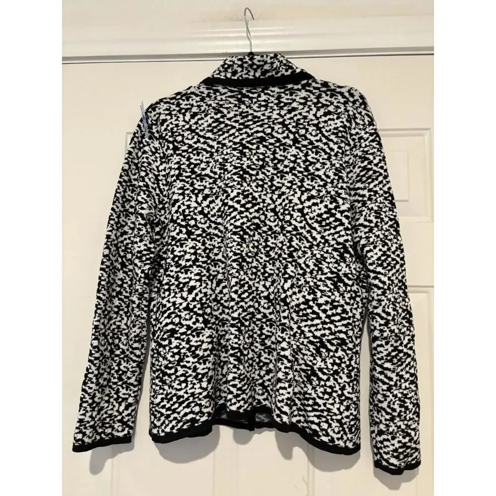 Women's sz L black and white Karen Lagerfeld sweater jacket #764‎